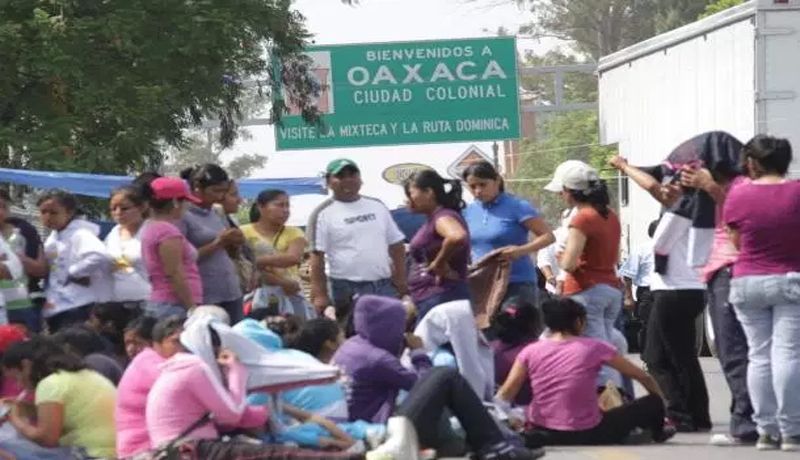 NIÑA VENCE A 60 MAESTROS EN OAXACA