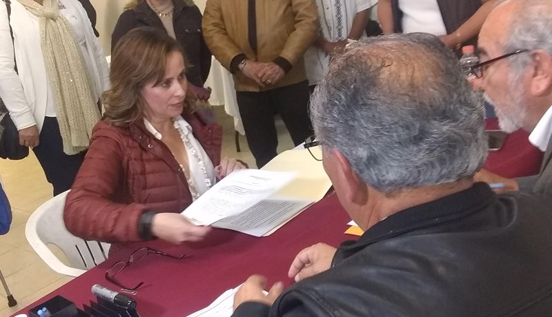 Laura Torres se registra como precandidata a Alcaldía de Rosarito
