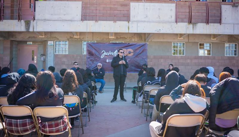 Ofrece Juventud BC beca para estudiantes de preparatoria y universidad